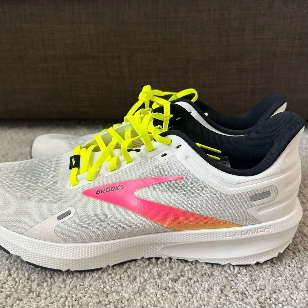 Brooks Men’s Launch 9 Size 13 Running Shoes